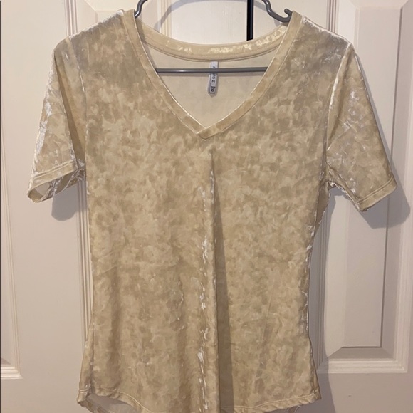 Women’s Z-Supply Crushed Velvet Shirt - Picture 1 of 3